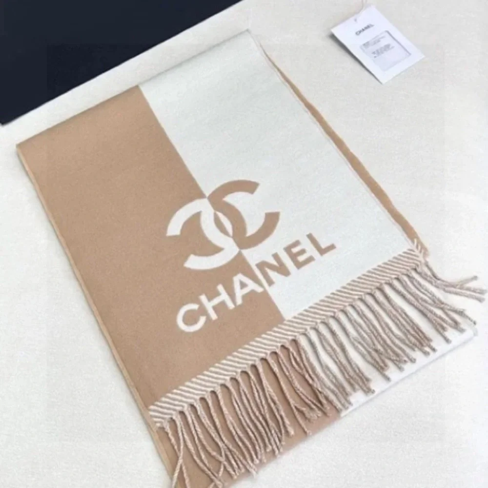 Beige and White Scarf - Picture 2 of 5